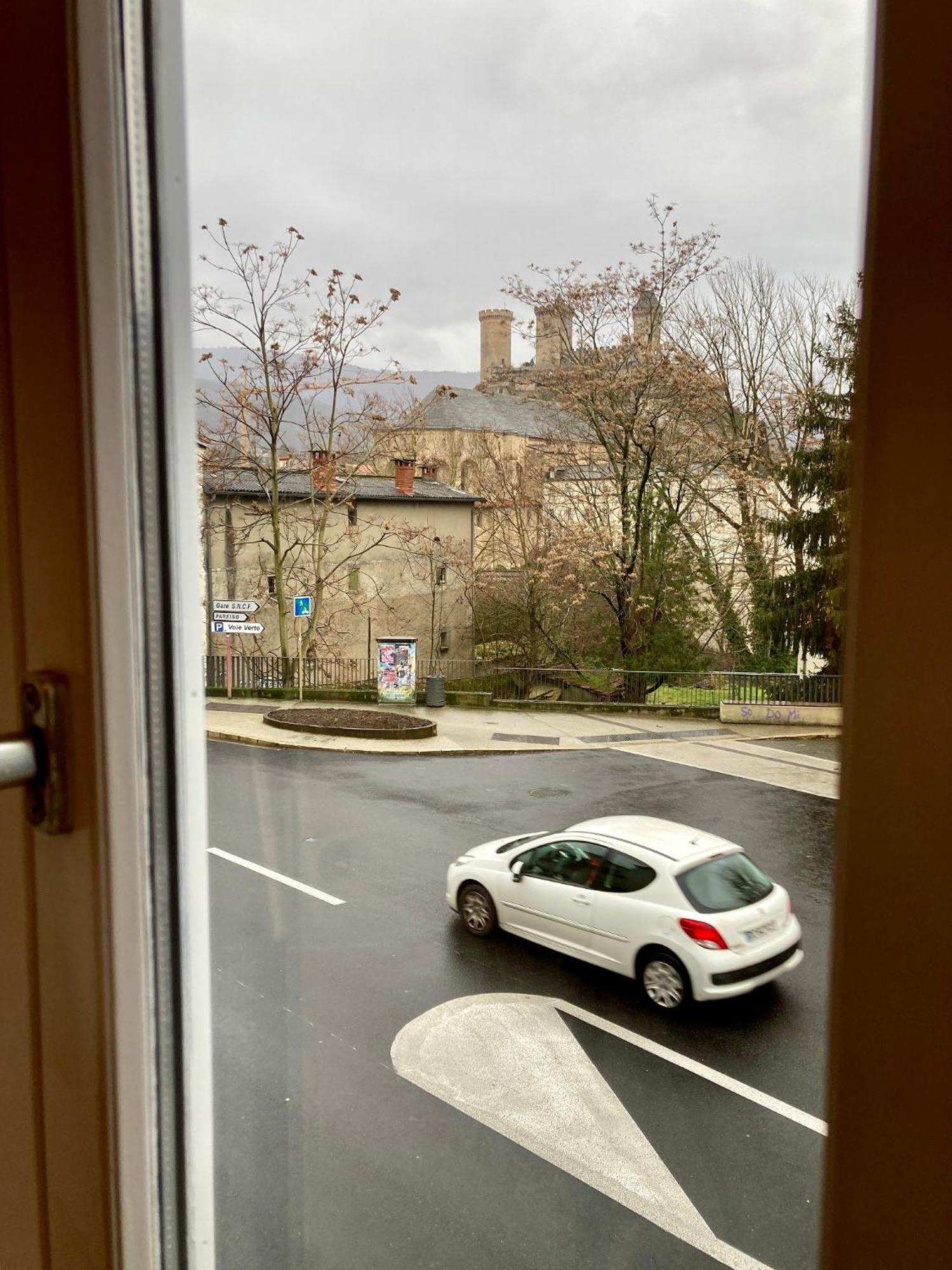 Aux 4 Logis Appart-Hotel - Studio Le Terra - Petit Dejeuner Inclus 1Ere Nuit Foix Eksteriør bilde